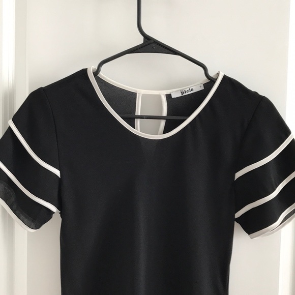 Must to have blouse - Picture 4 of 4