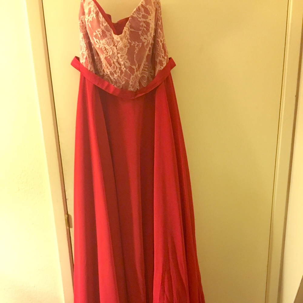 Beautiful red floor length gown❤️