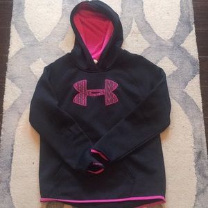 Girls 10-12 black under armour hooded sweatshirt.