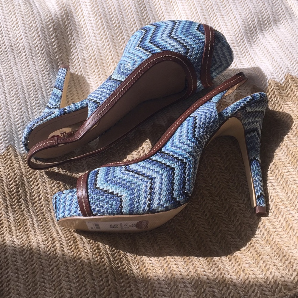 Two Lips Roma Pumps