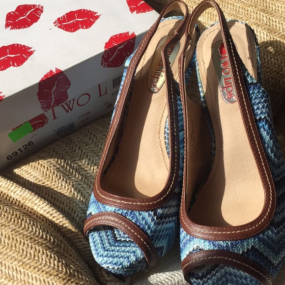 Two Lips Roma Pumps - Picture 4 of 4