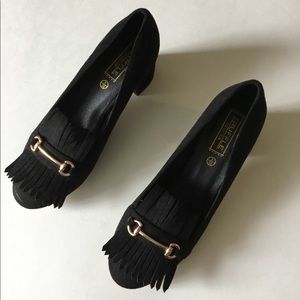 NWOT Fringe detail block heel