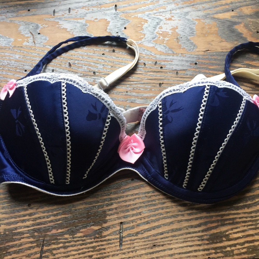 Unworn push-up bra from Victoria’s Secret