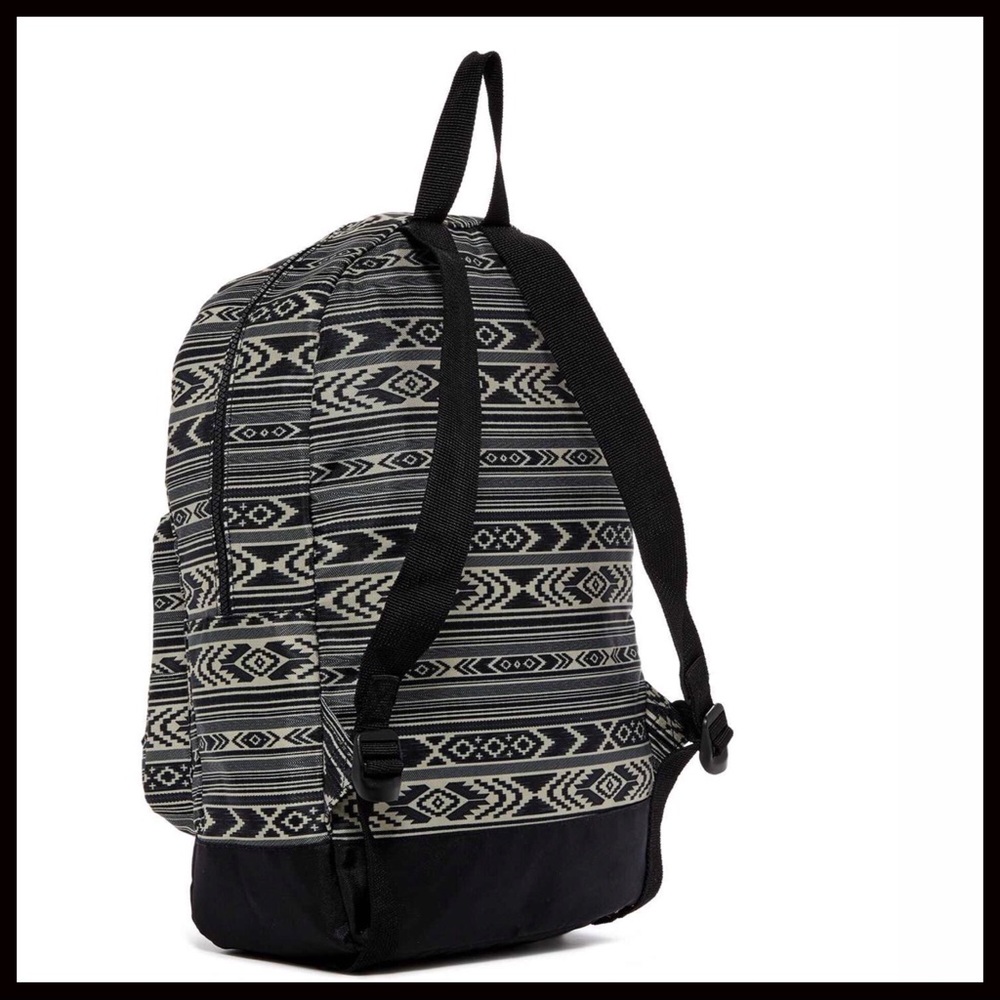 ❌SOLD❌STEVE MADDEN STYLISH BLACK PRINT BACKPACK - Picture 4 of 6