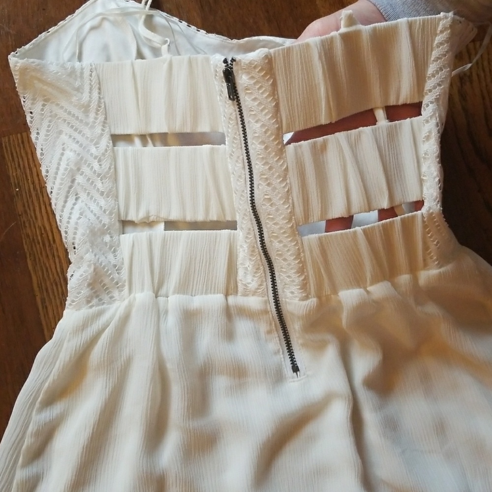 Dress - Picture 3 of 4