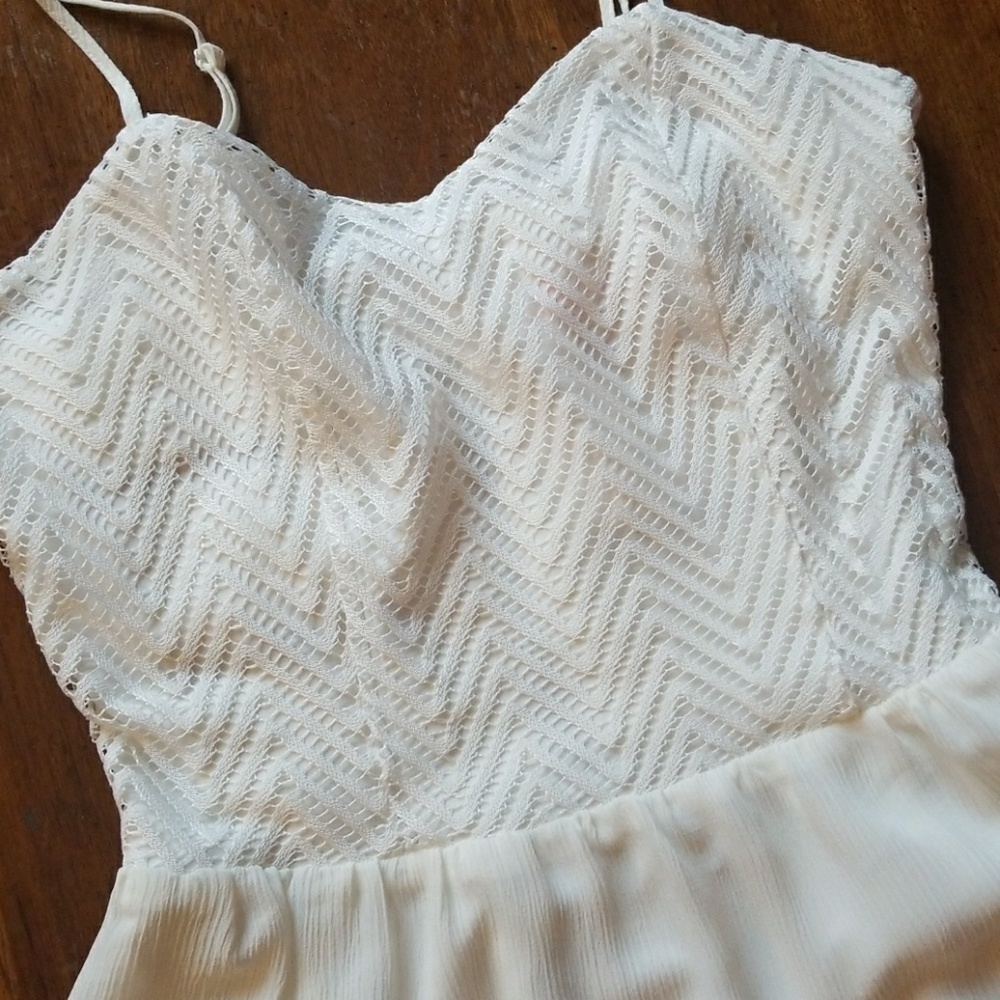 Dress - Picture 4 of 4