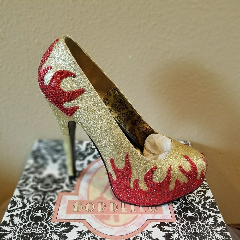 FLAMMING High Heels