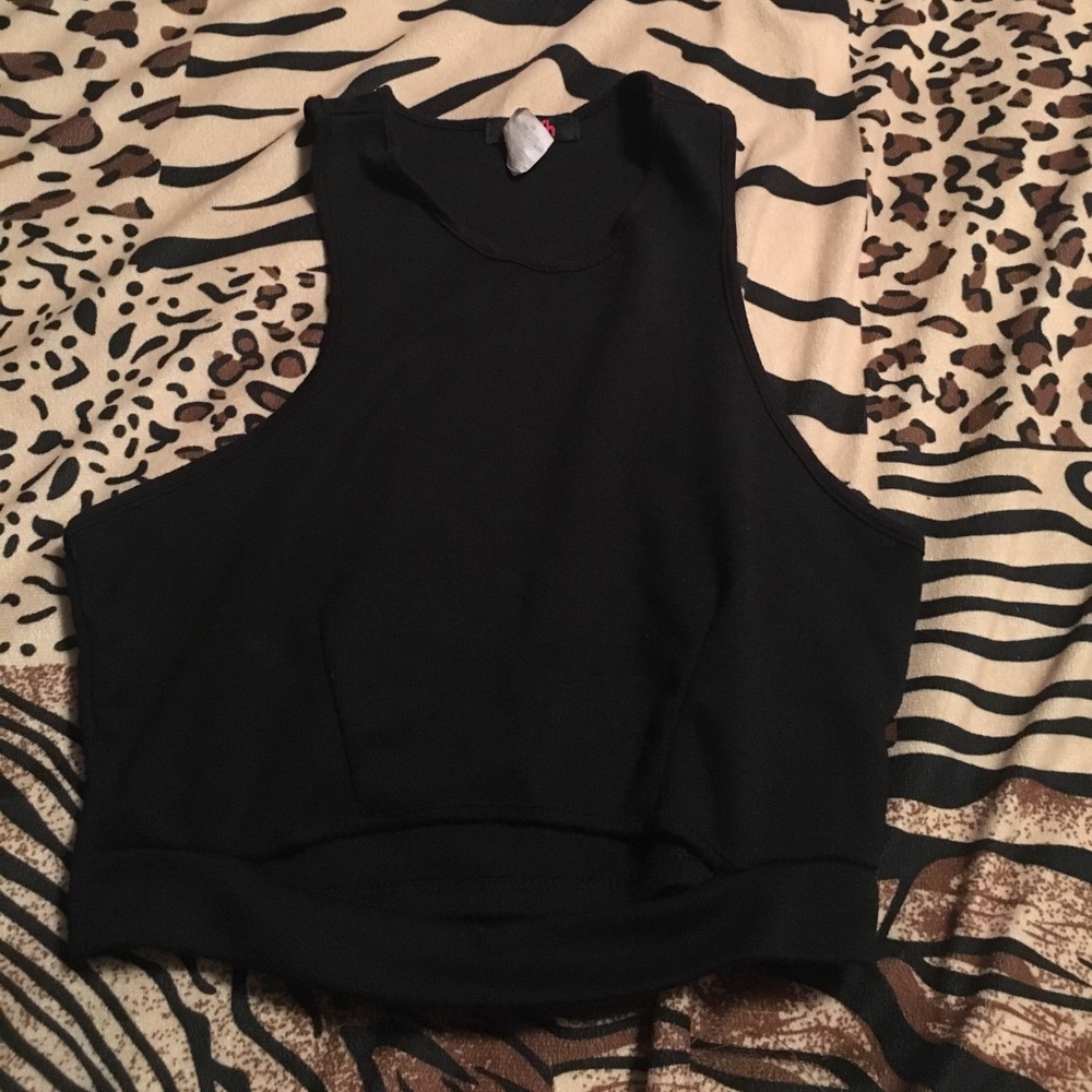 Black crop top