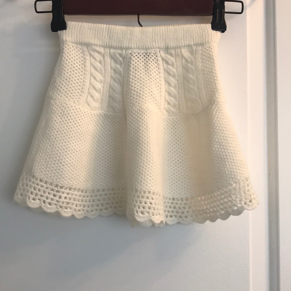 Children’s place pretty ivory knit skirt size4t