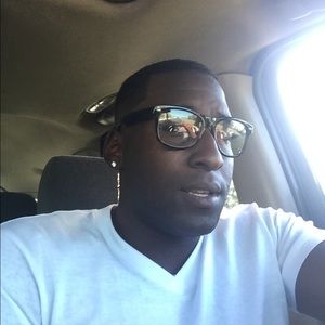 Meet your Posher, Dee