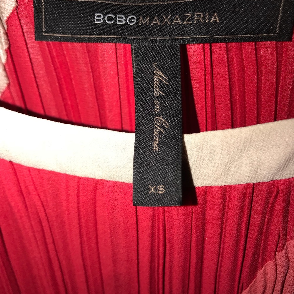 XS BCBG pink pleated dress