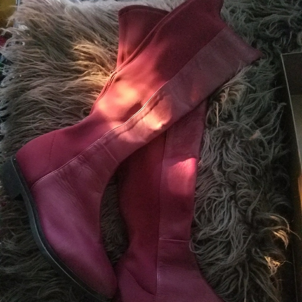 BCBG MaxAzria tall boots