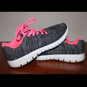 Women’s gym shoes 💕