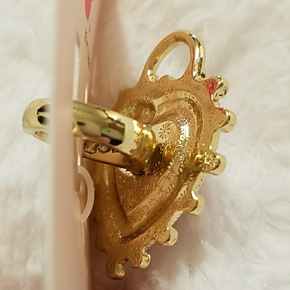SUPER SALE 1 DAY🌹NWT- BETSEY JOHNSON HEART RING! - Picture 3 of 6