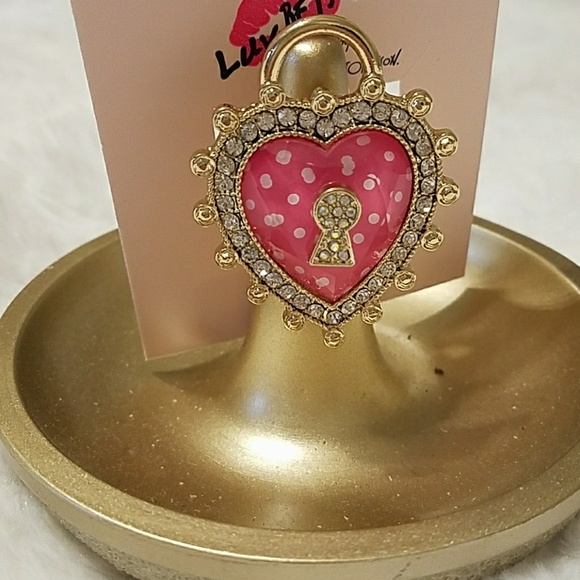 SUPER SALE 1 DAY🌹NWT- BETSEY JOHNSON HEART RING! - Picture 6 of 6
