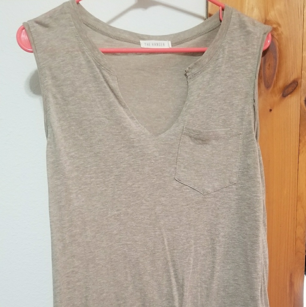 THE HANGER T-SHIRT NWOT *CLOSET CLEAN OUT*