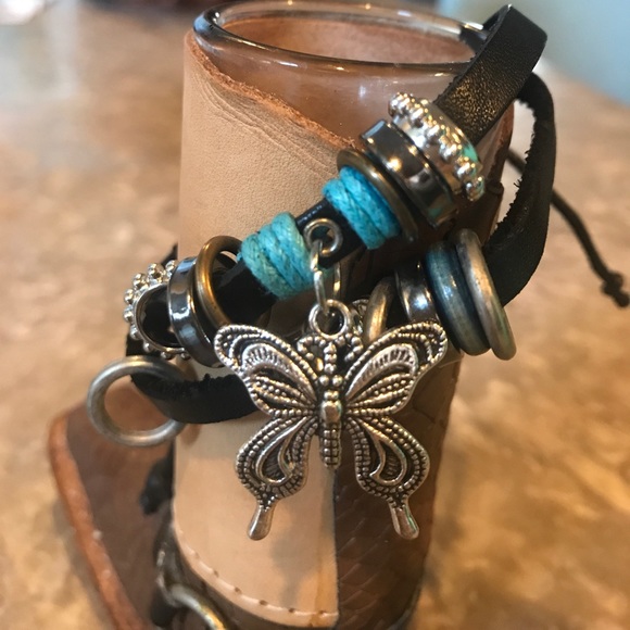 Bracelet - Picture 1 of 3