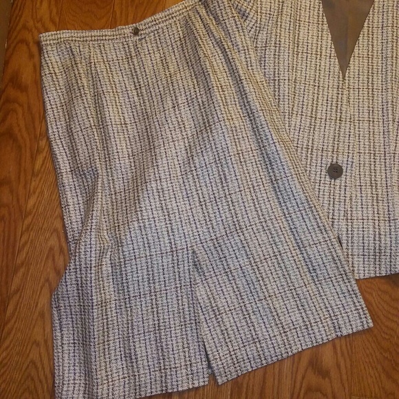 🦋Vintage Ladies Skirt Suit.🦋 - Picture 4 of 4