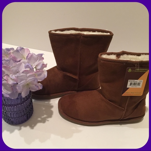 msrp$79 NIB DAWGS MICROFIBER SUEDE BOOTS⤵️ - Picture 3 of 7