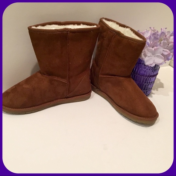 msrp$79 NIB DAWGS MICROFIBER SUEDE BOOTS⤵️ - Picture 5 of 7