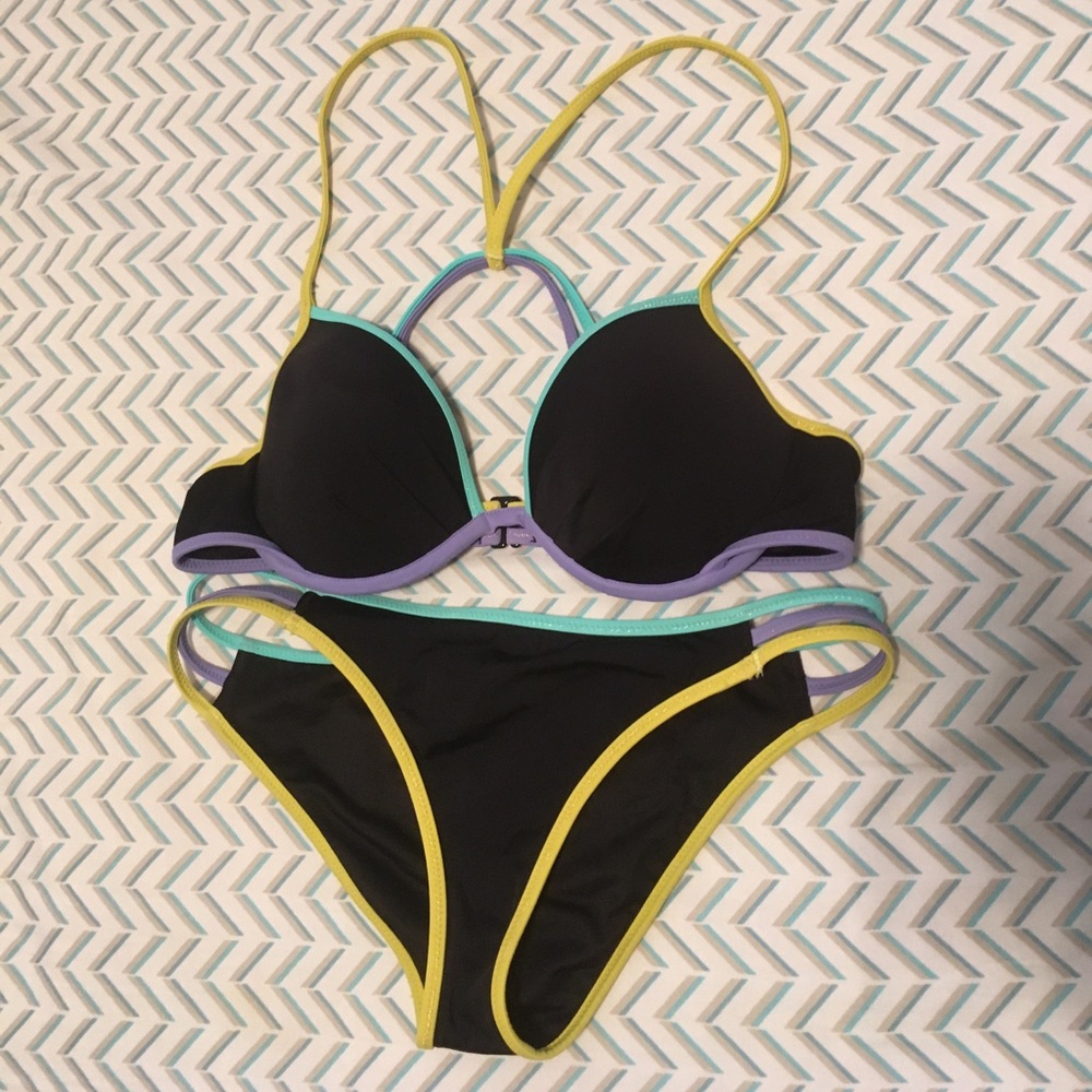 VS bikini
