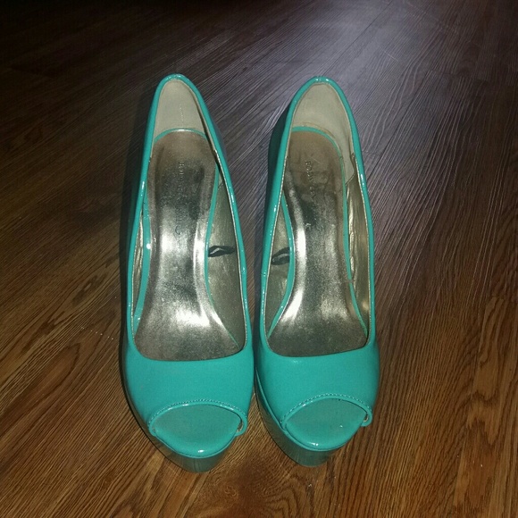 Turquoise Heels - Picture 2 of 6