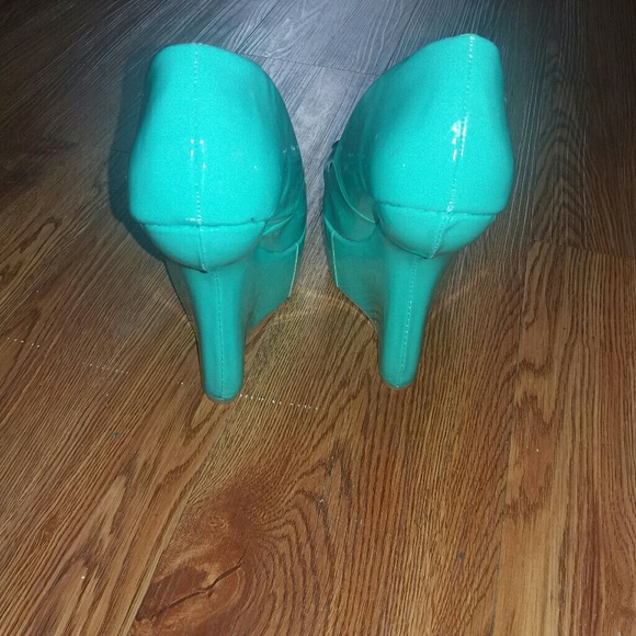 Turquoise Heels - Picture 3 of 6