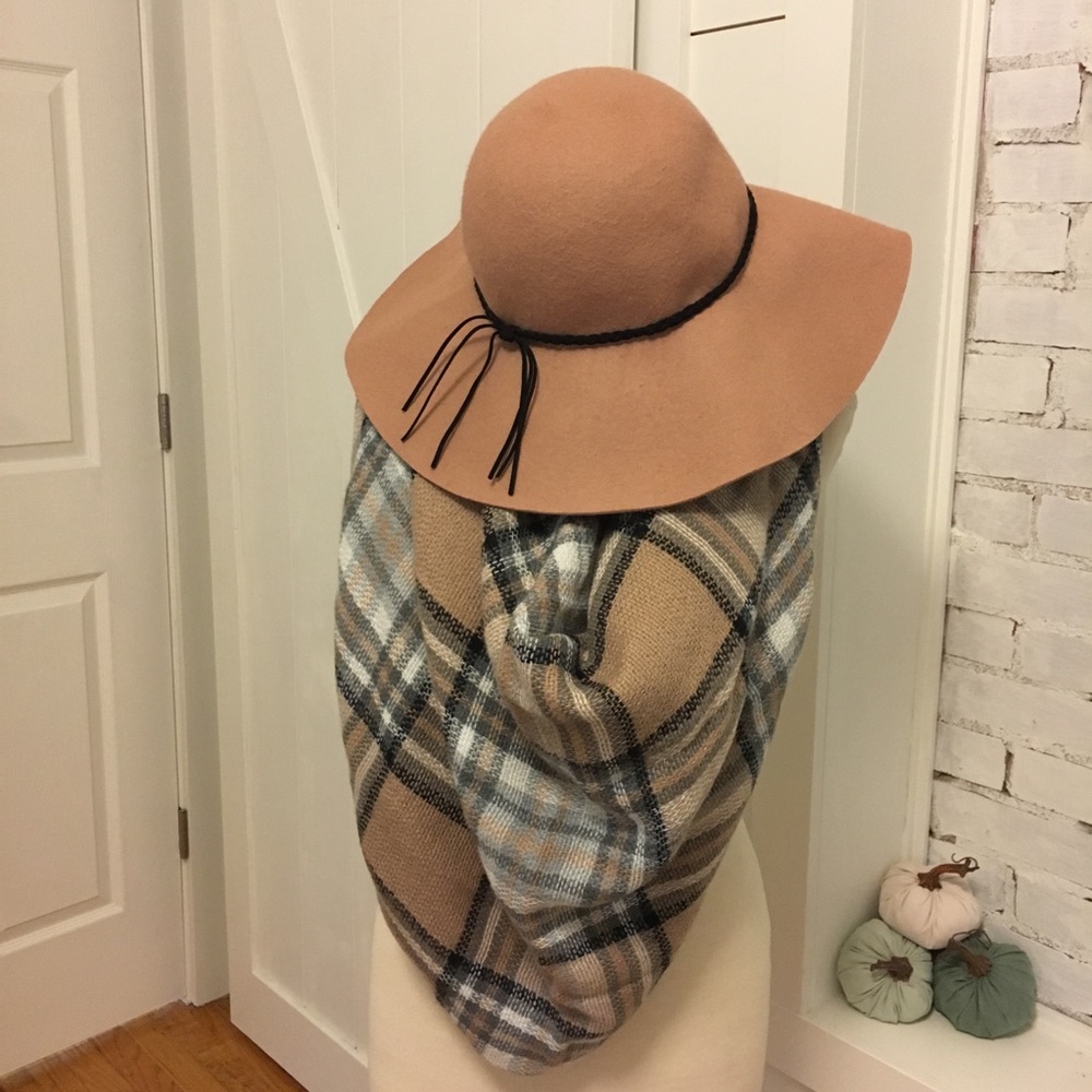 American Eagle 🦅 Tan Floppy Hat 🎩 EUC