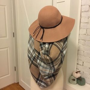American Eagle 🦅 Tan Floppy Hat 🎩 EUC