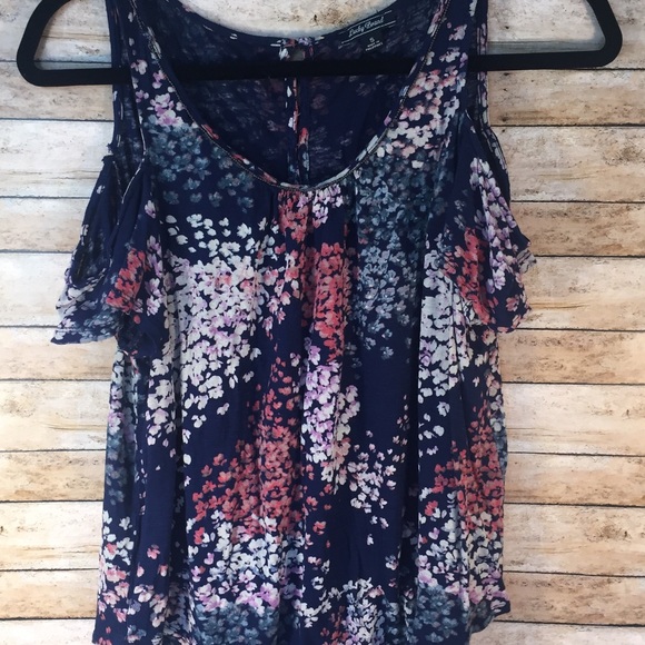 Gorgeous floral blouse - Picture 1 of 8