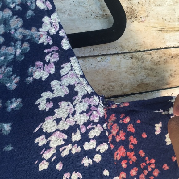 Gorgeous floral blouse - Picture 8 of 8