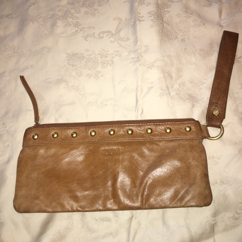 KENNETH COLE tan wristlet with gold details