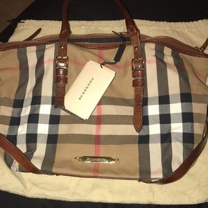 Burberry purse