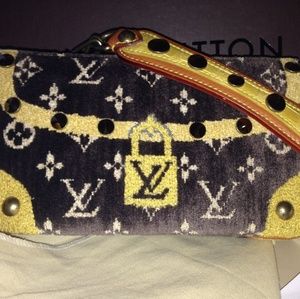 LV Limited Edition Velvet (M92720) Poch Acc Trompe