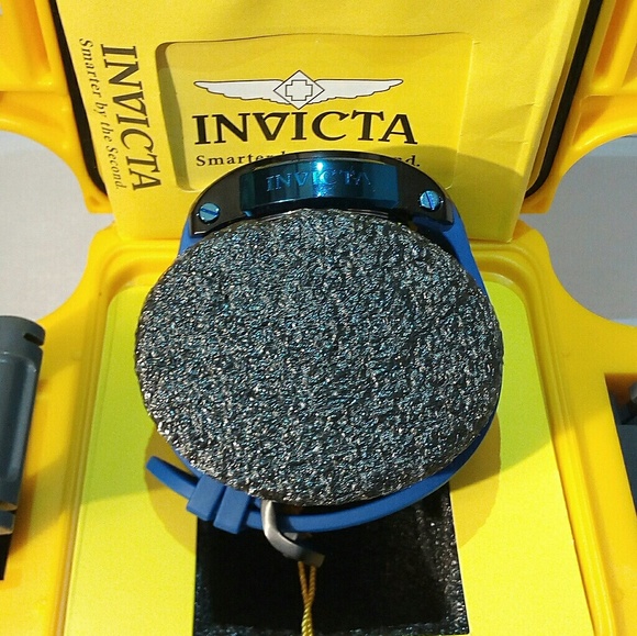 NEW BLUE MEN'S INVICTA WATCH - Picture 3 of 8