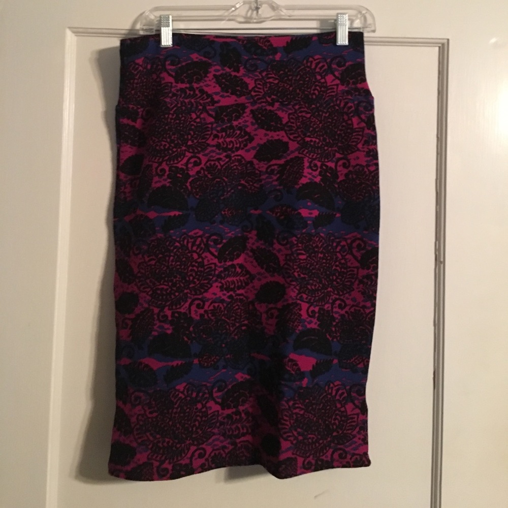 LuLaRoe Cassie Skirt. Sz Medium