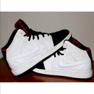 Nike Jordan’s 🖤