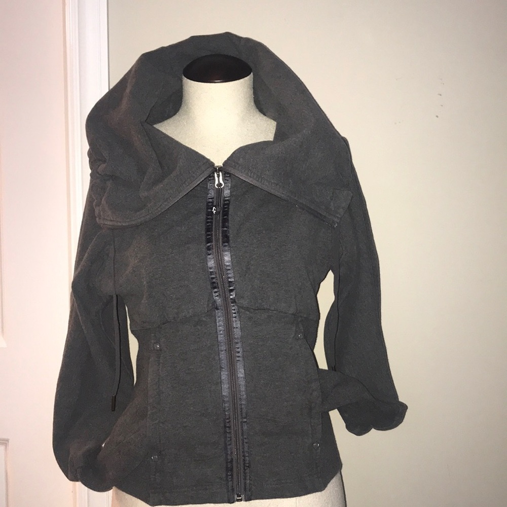 Lululemon course-ette corset gray sweatshirt zip