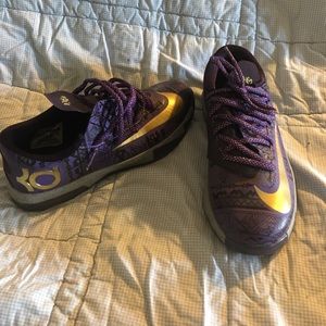 Size 4 KD Nike Sneakers