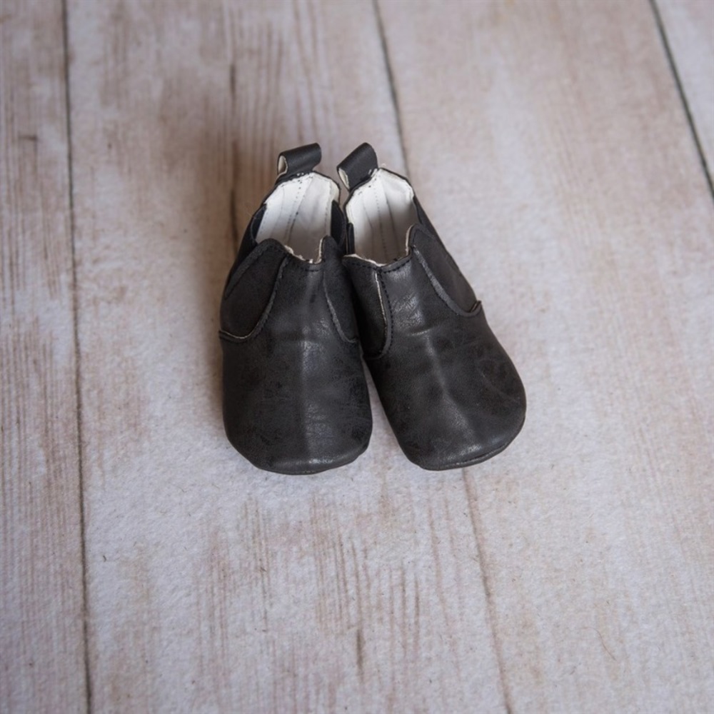 Brand new Size 12-18 months black leather boots