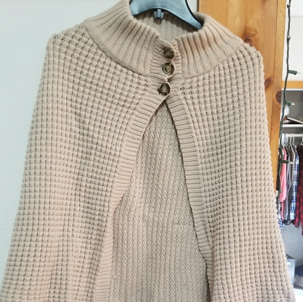 VINTAGE CAPE *CLOSET CLEAN OUT*