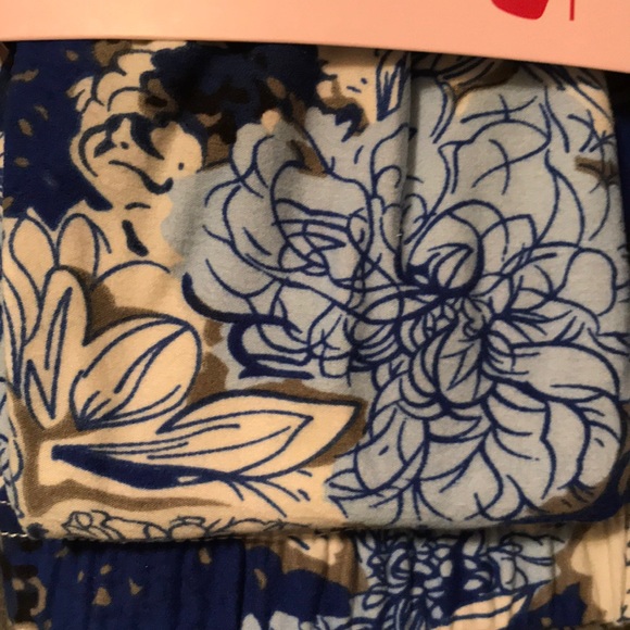 3/$20 Sale Printed leggings - Picture 3 of 3