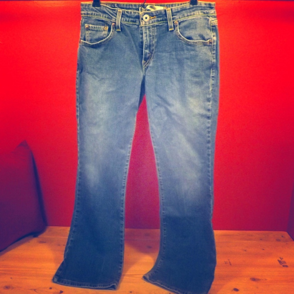 Levi 518 Superlow Bootcut Size 9 Juniors for women