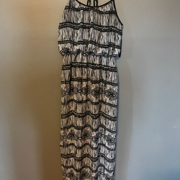 Black and White Dress - Picture 1 of 1