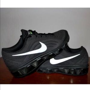 Women’s Nike Tailwind 6 Air Max 🖤