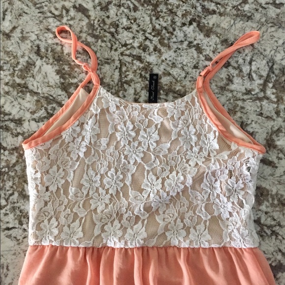 Lace dress - Picture 4 of 4