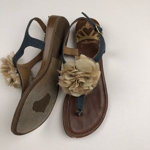 Fergalicious Shoes - Fergalicious Tammie Thong Denim Sandal Fergalicious Shoes - Fergalicious Tammie Thong Denim Sandal