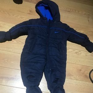 Boys blue nike snow soit like new maybe wore once