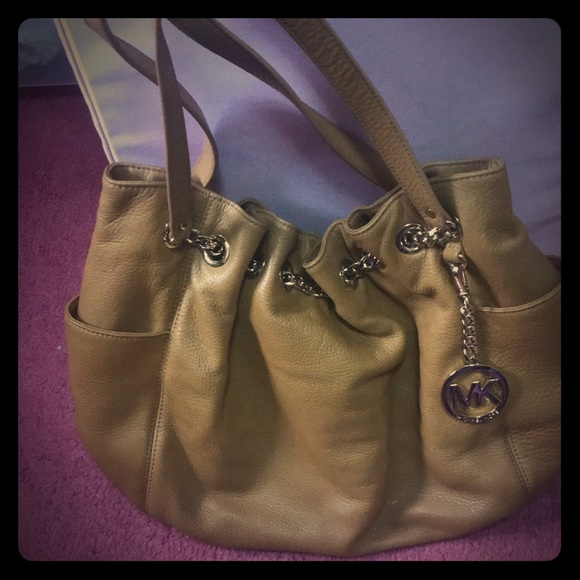 Michael Kors bag - Picture 1 of 4