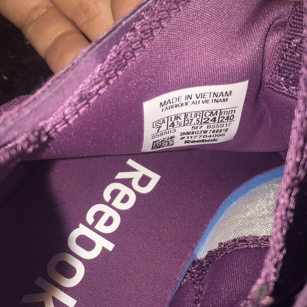 Women’s Reebok Shoe - Picture 3 of 3